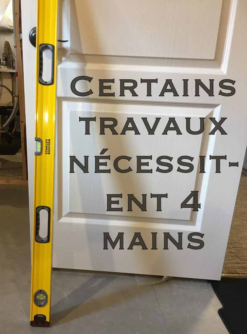 Publicit&eacute; de niveau &agrave; 4 pieds : Certains travaux n&eacute;cessitent 4 mains.